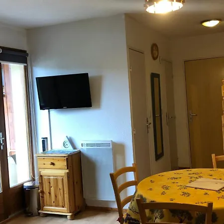 T2 Au Pied Des Pistes Avec Parking Prive A - Fr-1-165a-144 Apartman Enchastrayes
